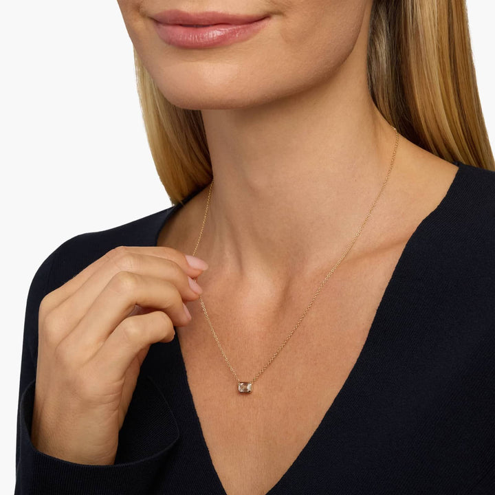 Christmas Jewelry Gifts for Your Girlfriend: Beautiful, Meaningful β and Not a Ring