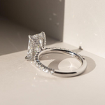 Load image into Gallery viewer, VVS Clarity Radiant Cut Ring