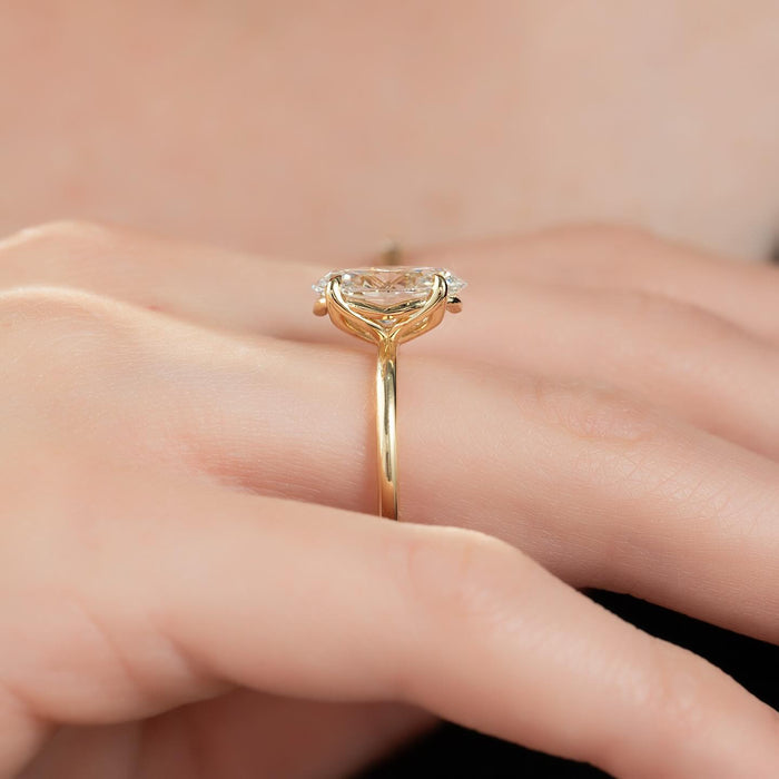 Oval moissanite petite solitaire ring detail