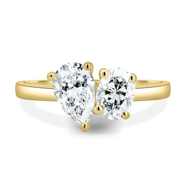 Oval and pear toi et moi two stone diamond ring detail