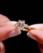 Load image into Gallery viewer, VVS Clarity Emerald Moissanite Ring