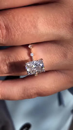 Load image into Gallery viewer, Elegant Cushion Cut Proposal Ring