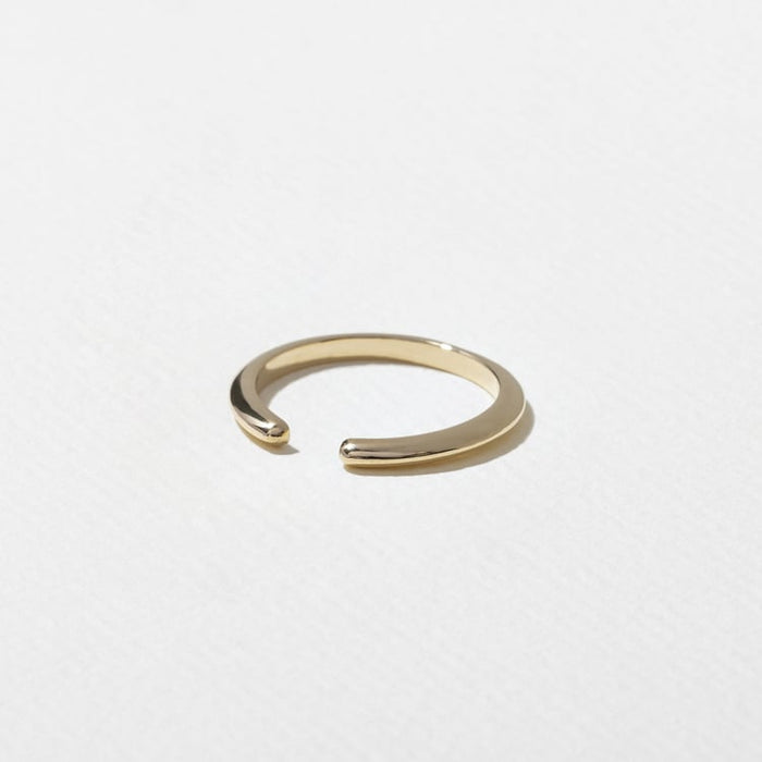 Side view of the plain open shank band