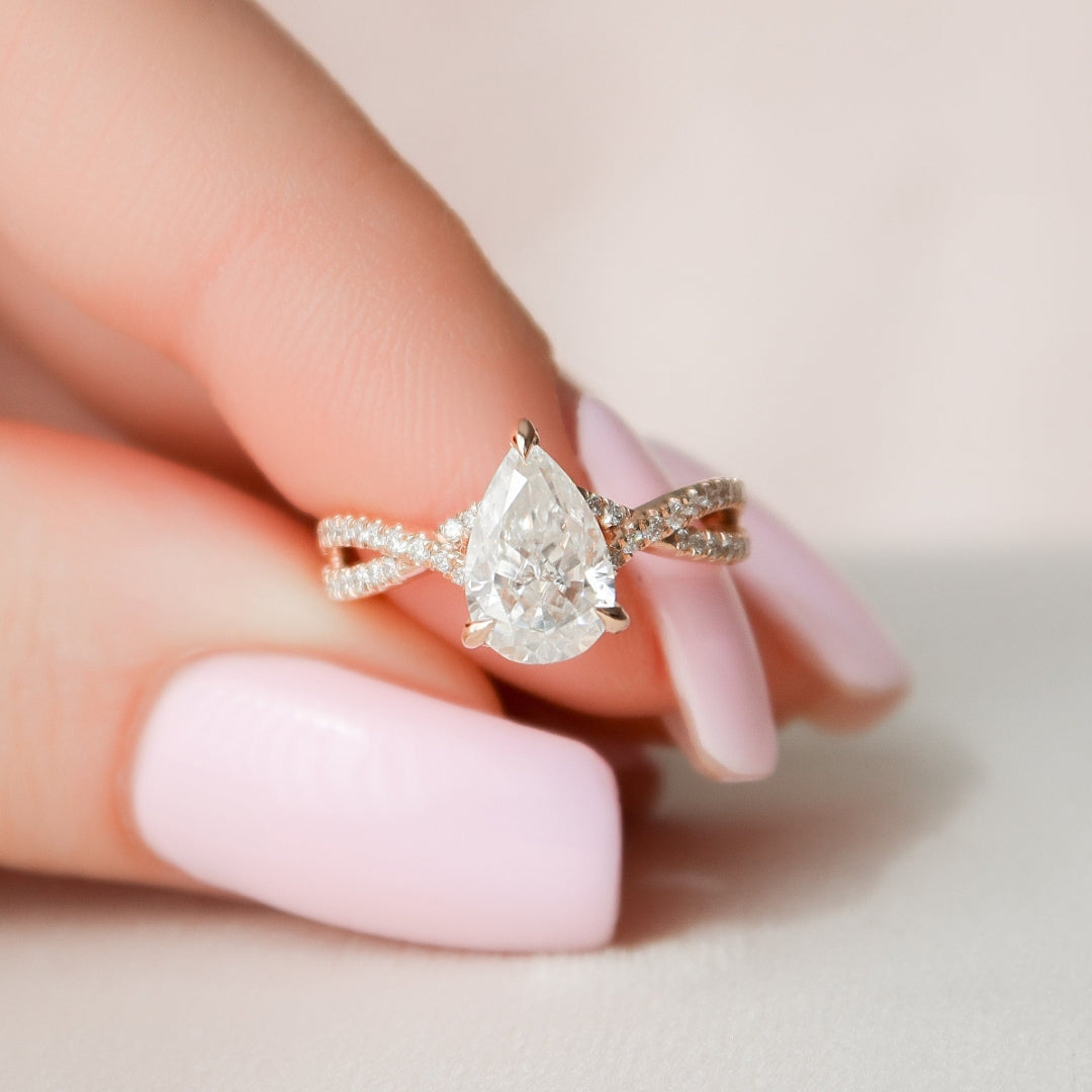Elegant Vintage Style Moissanite Ring