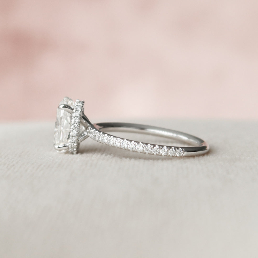 Classic Oval Wedding Ring for Women