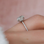 Load image into Gallery viewer, Luxury Oval Solitaire Engagement Ring