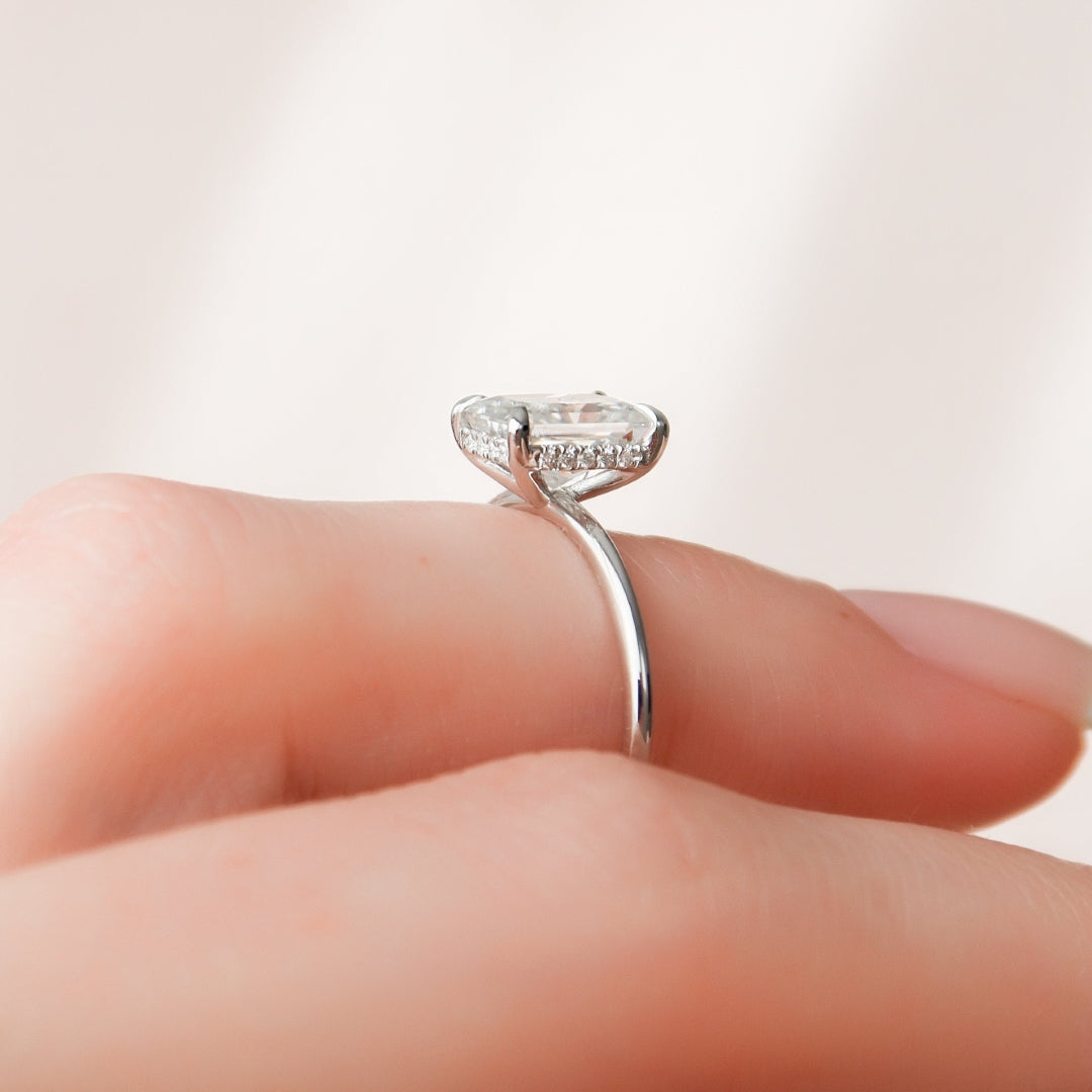 Moissanite 2.50 CT Radiant Cut Diamond Art Deco Anniversary Ring Mapple Gems