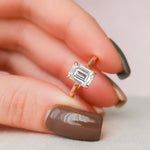 Load image into Gallery viewer, Handmade Emerald Shape Bridal Ring