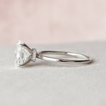 Load image into Gallery viewer, Elegant Oval Promise Ring for Women