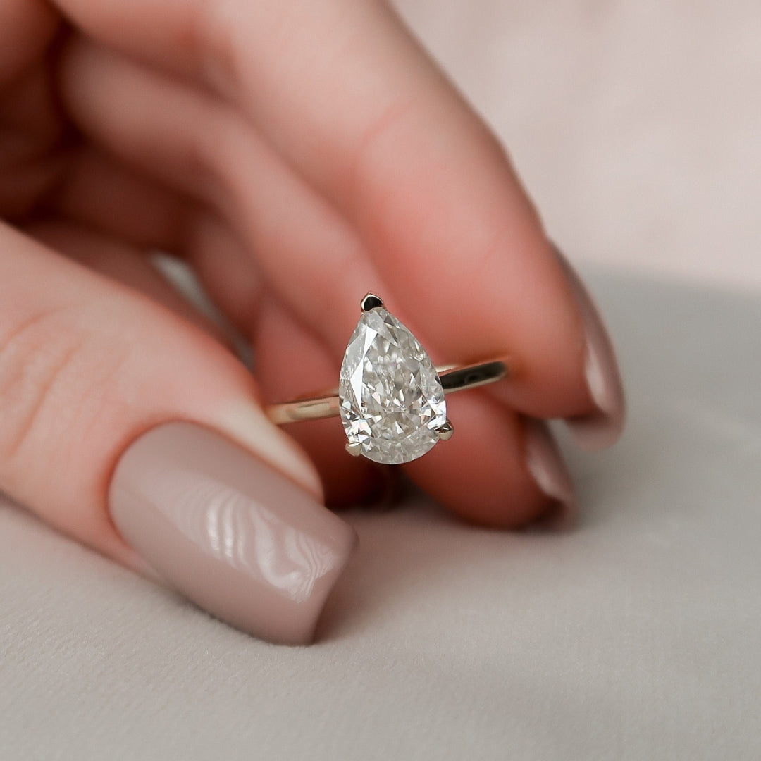 Custom Pear Cut Moissanite Daily Ring
