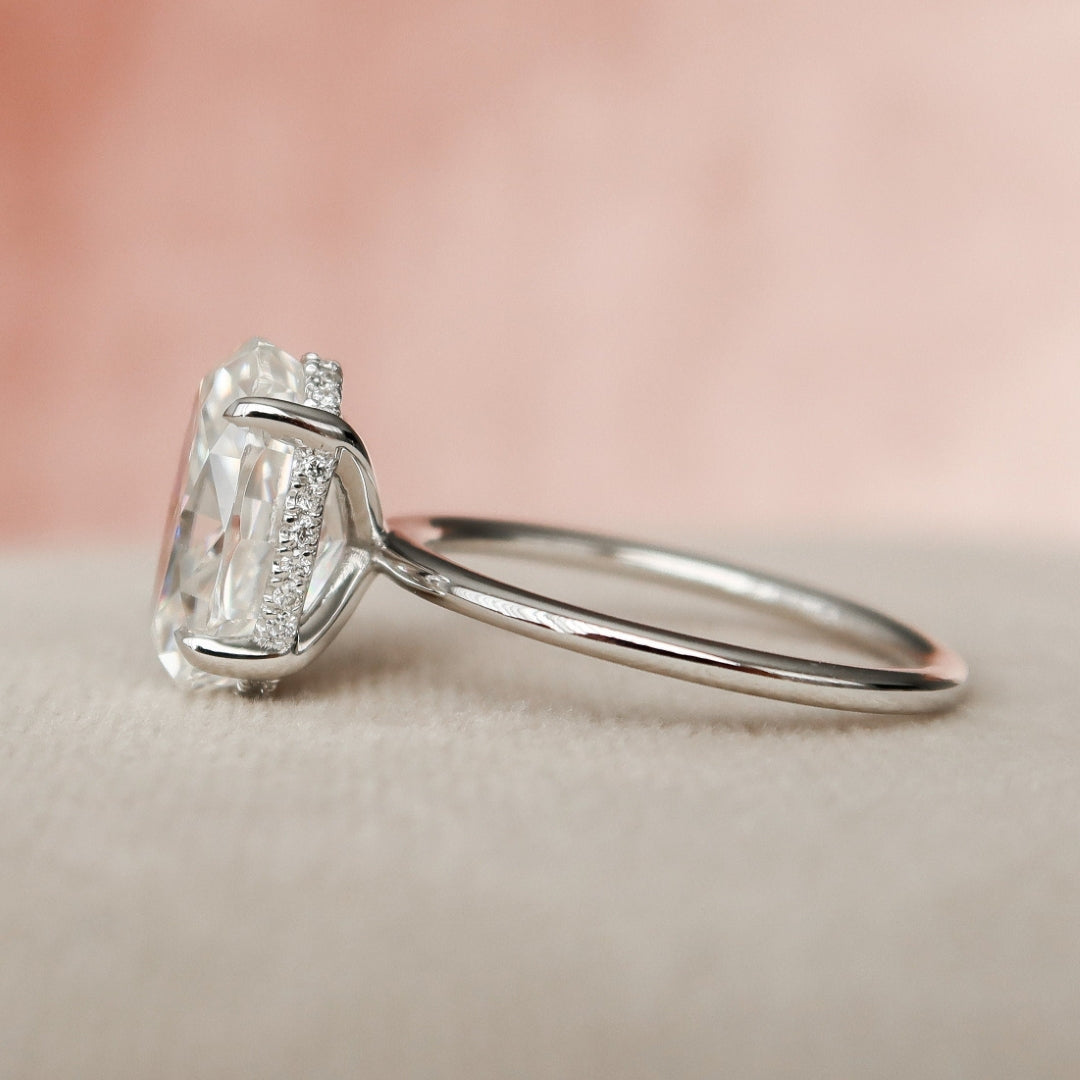 Timeless Oval Wedding & Anniversary Ring