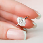 Load image into Gallery viewer, Solid Gold Oval Solitaire Ring