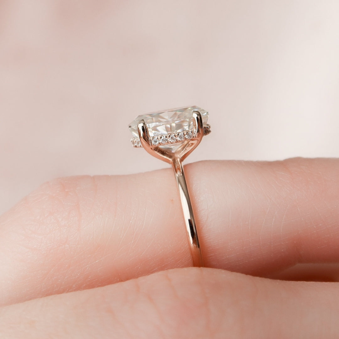 Minimalist Oval Engagement Ring for Women