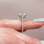 Load image into Gallery viewer, Conflict-Free Moissanite Diamond Look Ring