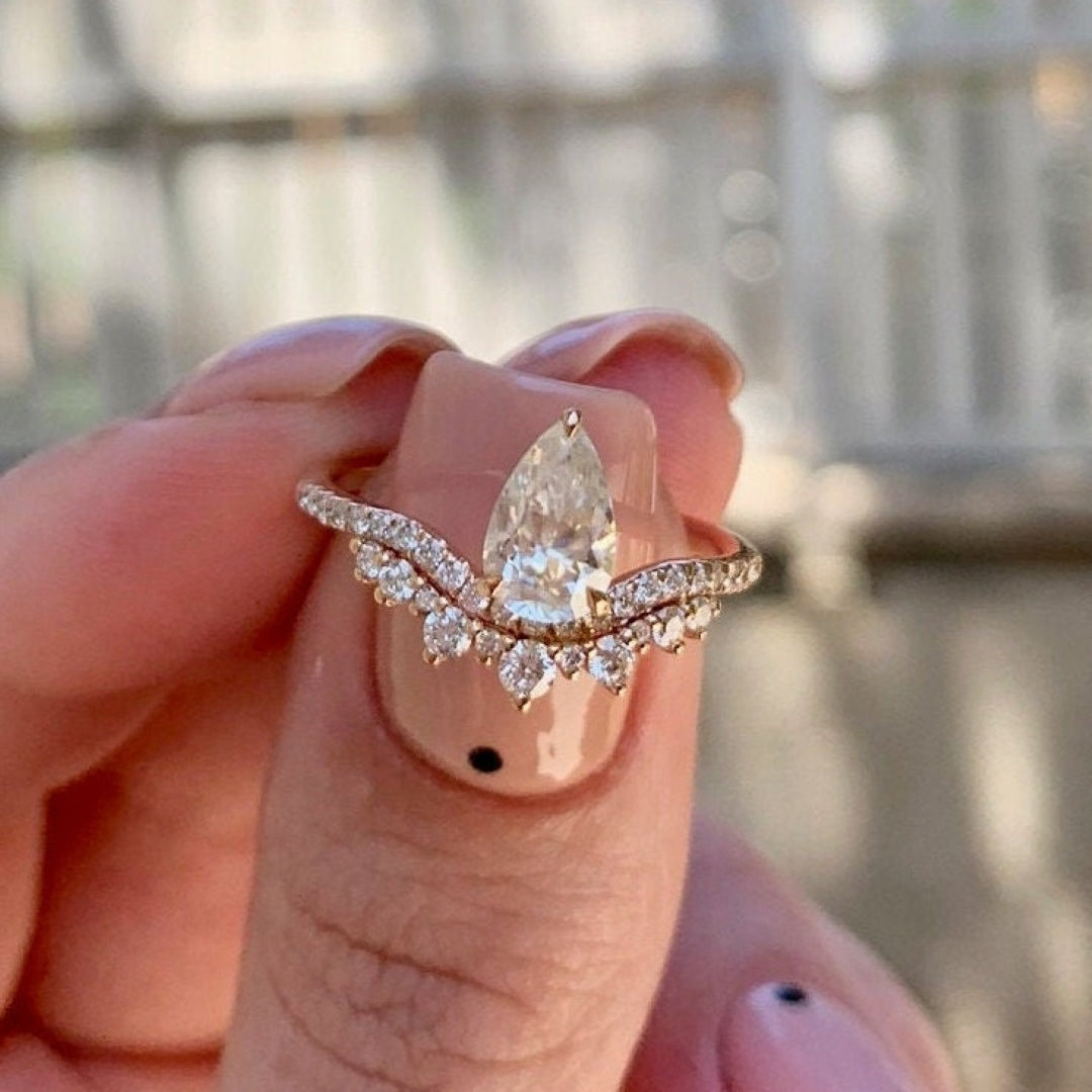 Elegant Anniversary Gift Teardrop Moissanite Ring