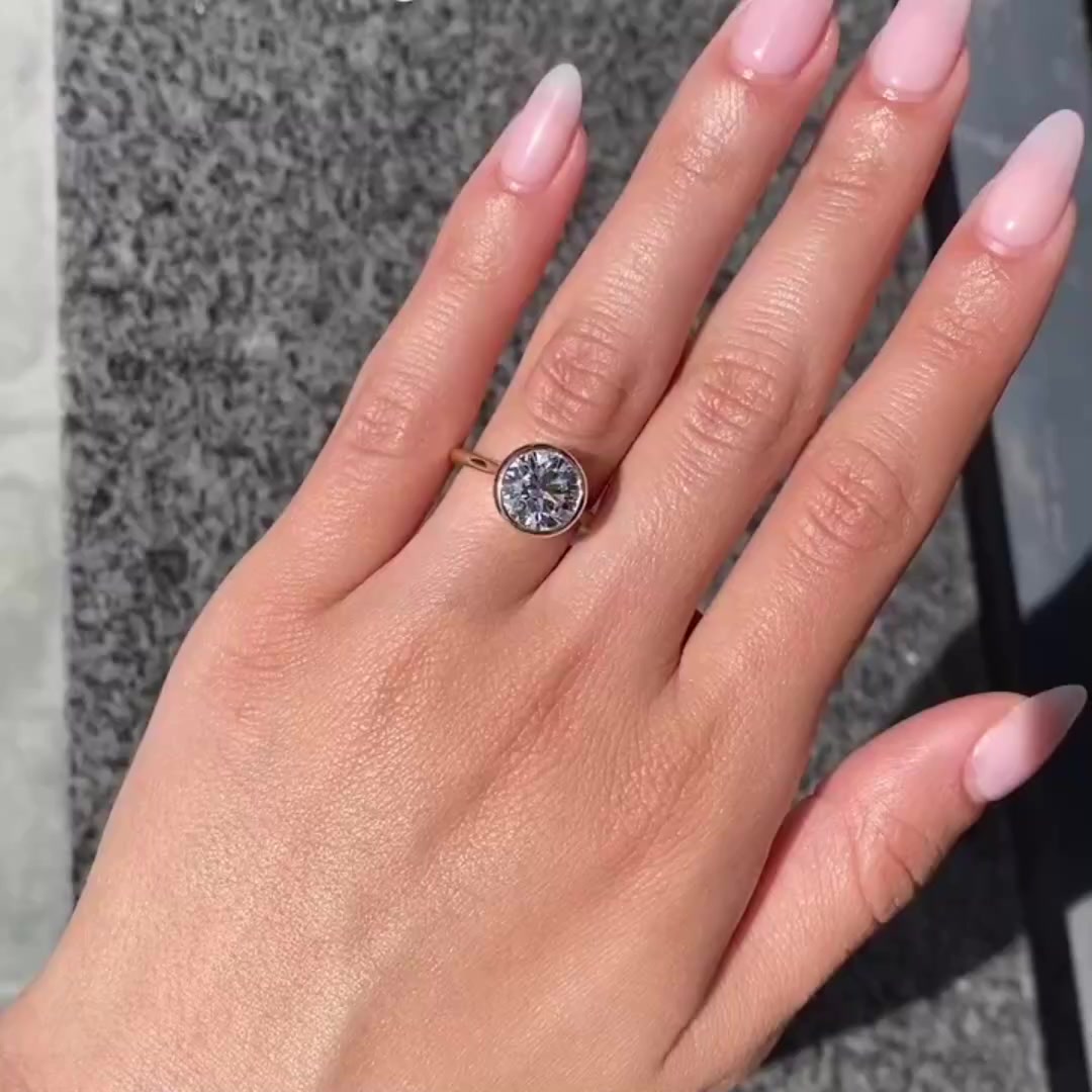Conflict-Free Moissanite Bridal Ring