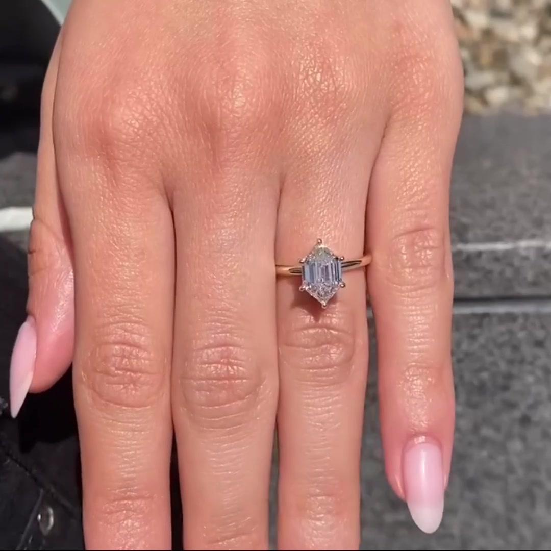 VVS Clarity Hexagon Cut Anniversary Gift