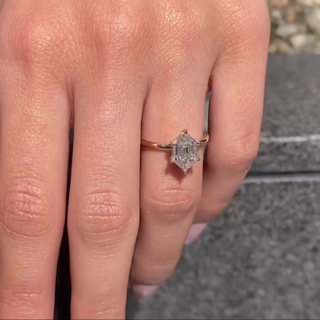 Elegant Hexagon Solitaire Wedding Ring