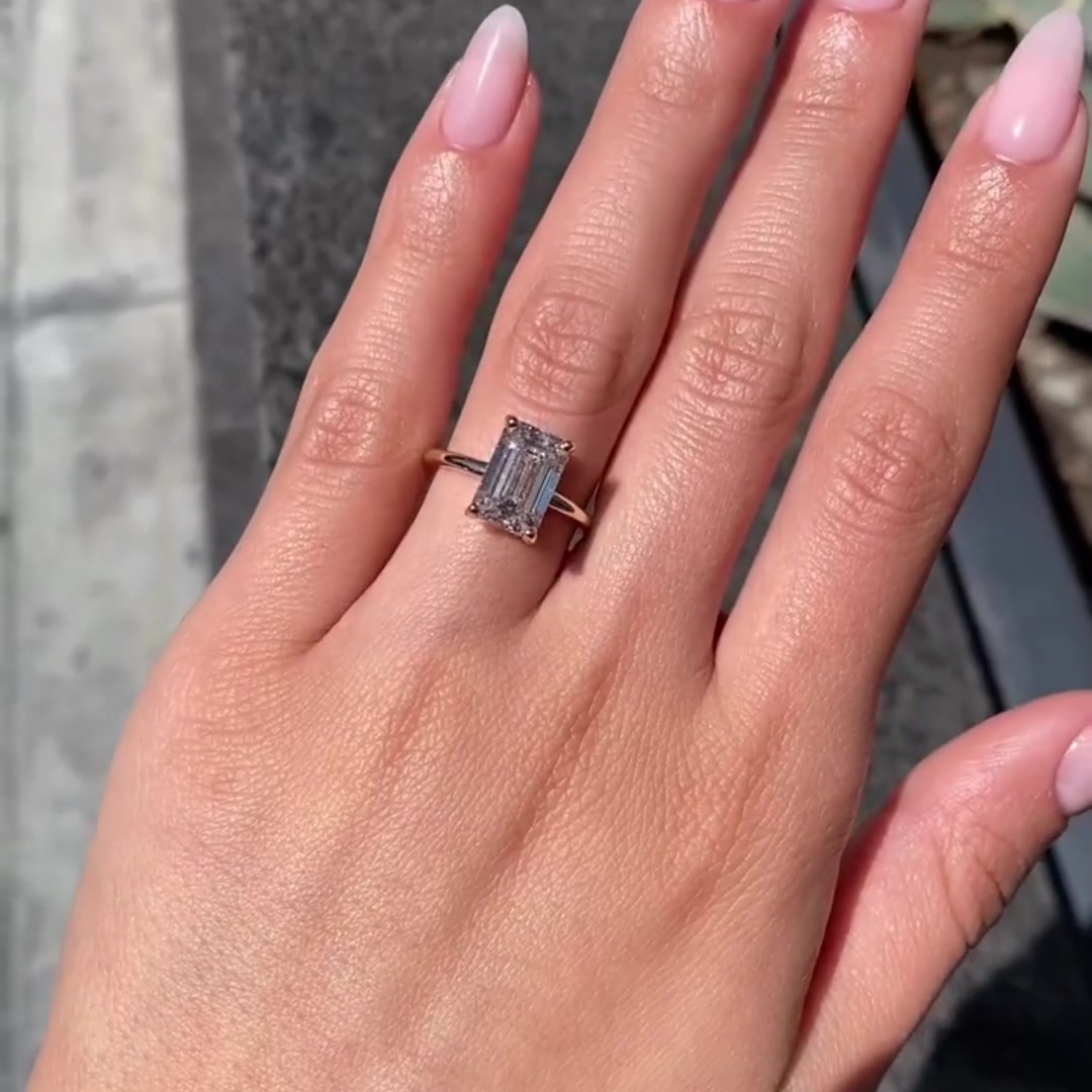 Luxury Solitaire Moissanite Ring