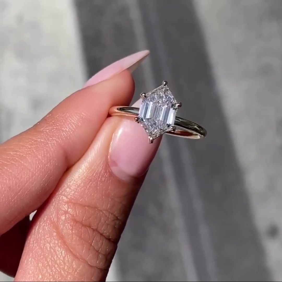 2 CT Hexagon Cut Moissanite Engagement Ring