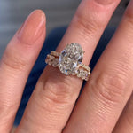 Load image into Gallery viewer, Solid Gold Oval Moissanite Ring Set