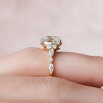 Load image into Gallery viewer, Unique Bridal Cluster Ring for Women