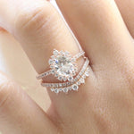 Load image into Gallery viewer, Oval Cut Moissanite Tiara Halo Engagement Ring with Matching Band