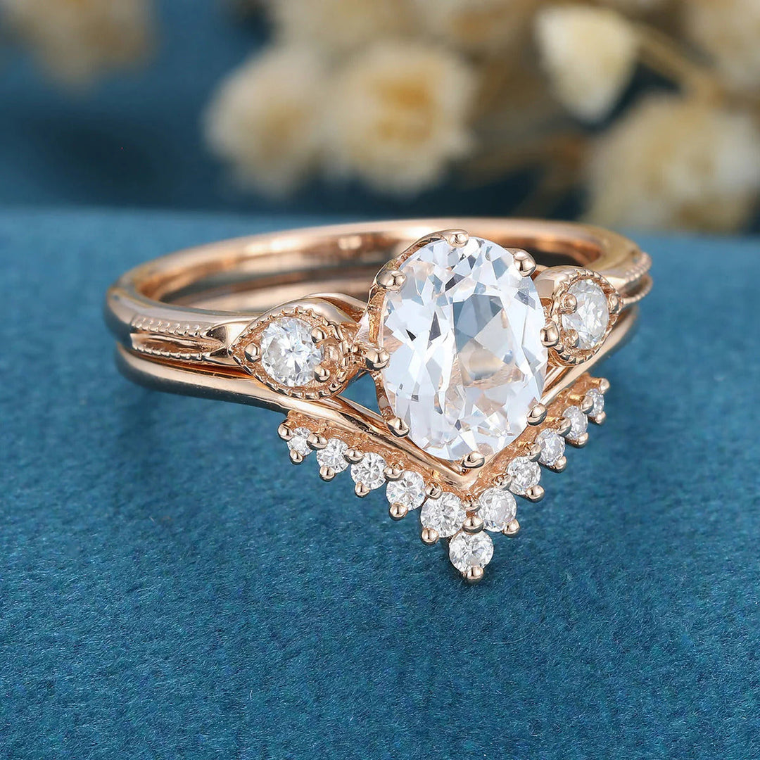Sparkling Oval Shaped Moissanite Bridal Ring Set for Women