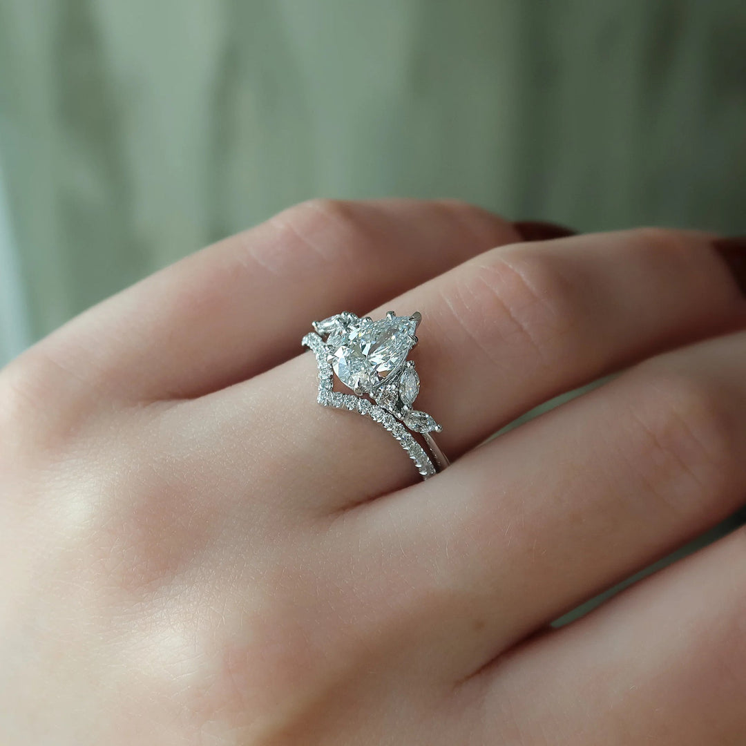 Elegant Pear Cut Moissanite Anniversary Ring