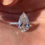 Load image into Gallery viewer, Luxury Pear Cut Anniversary Ring for Women