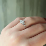 Load image into Gallery viewer, VVS Clarity Pear Shape Promise Ring