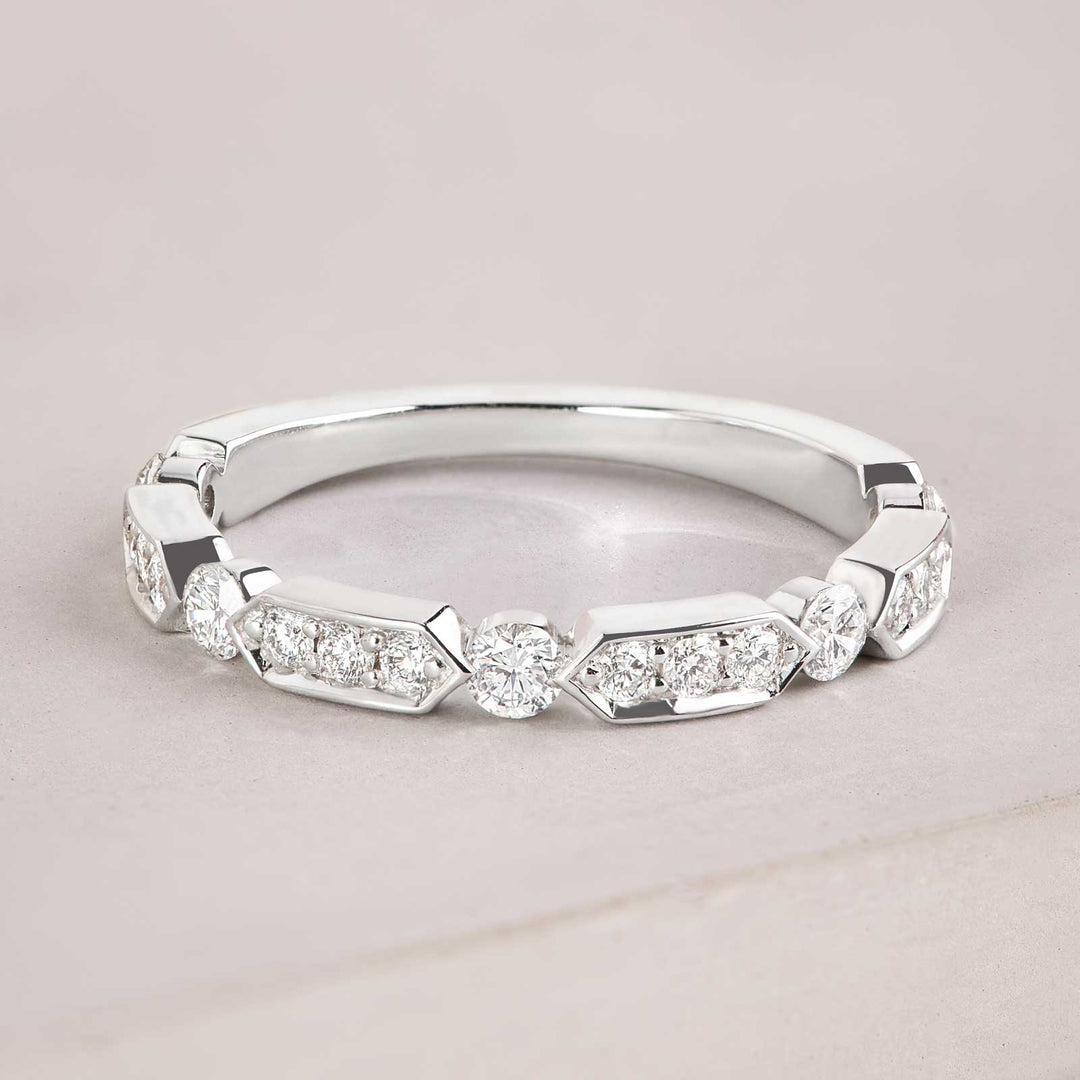 ROUND SHAPED MOISSANITE MINIMALIST WEDDING BAND Mapple Gems