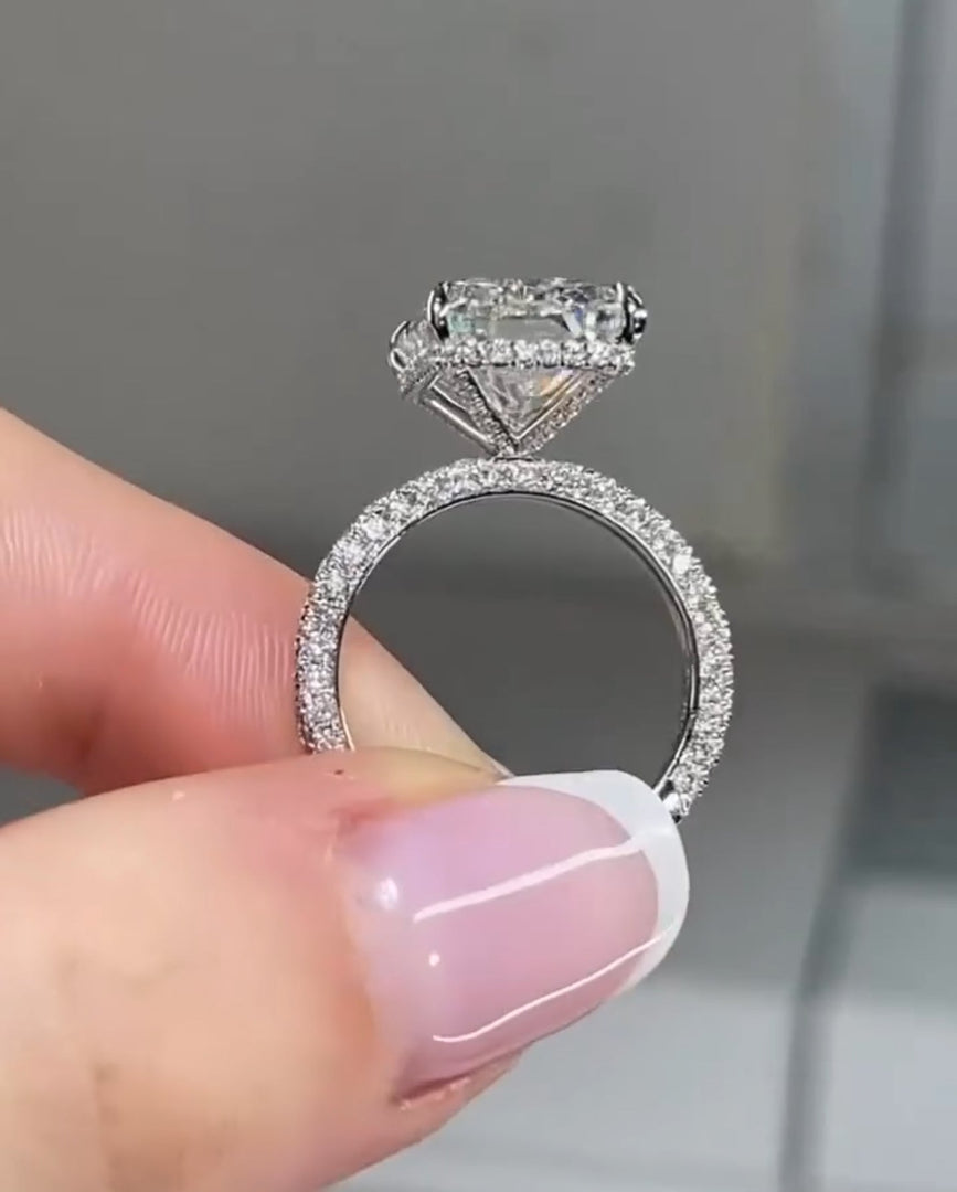 Classic 4 Prong Moissanite Ring