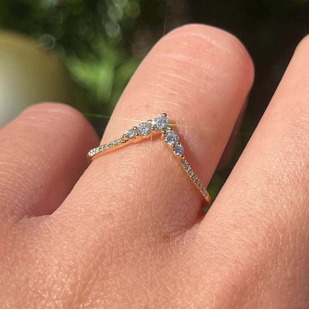 0.20CTW Round Brilliant Cut Curved Eternity Wedding Band Mapple Gems