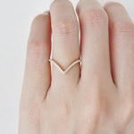Load image into Gallery viewer, 0.15 CTW Round Brilliant Cut Curved Eternity Wedding Band Mapple Gems