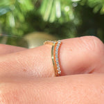 Load image into Gallery viewer, 0.25CTW Round Brilliant Cut Curved Vintage Style Moissanite Wedding Band Mapple Gems