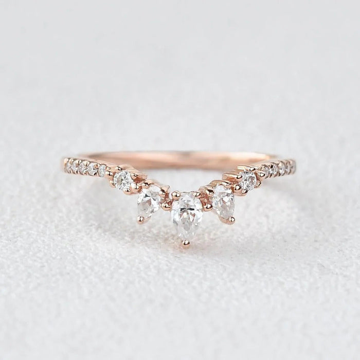 0.40CTW Round Brilliant & Pear Cut Curved Vintage Style Wedding Band Mapple Gems