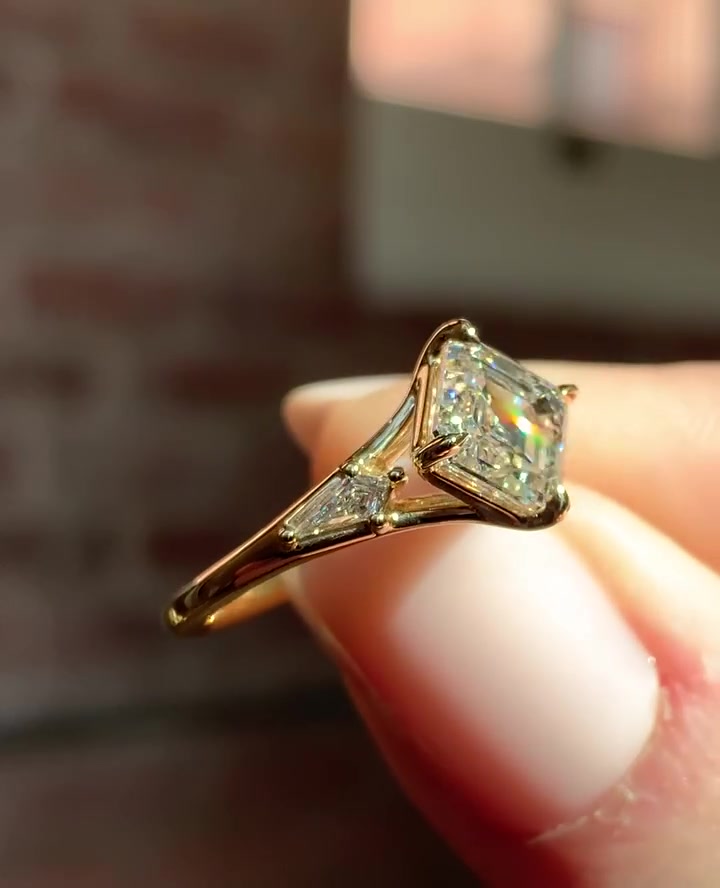 Elegant Asscher Cut Anniversary Gift