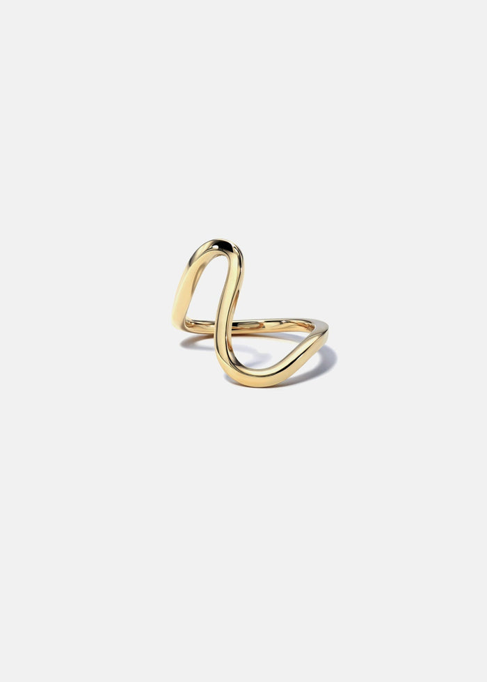 Curved wave wedding band in yellow gold front view