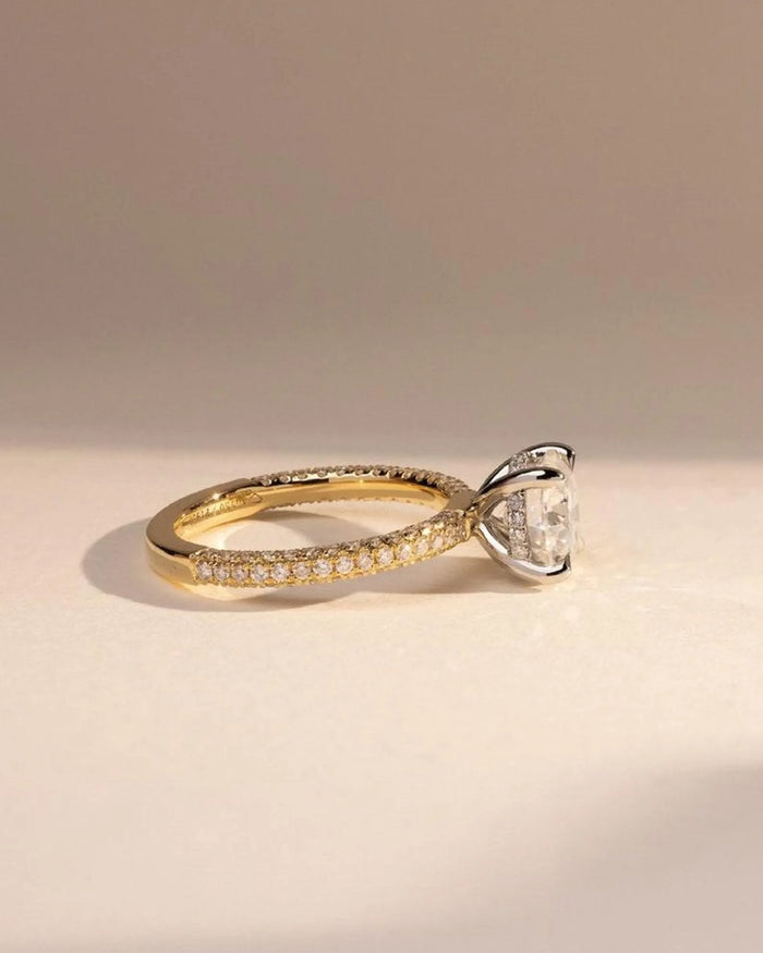 Round brilliant lab grown diamond with pave set shoulders