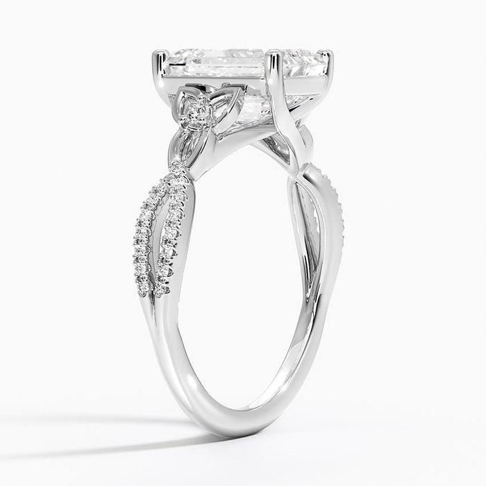 Profile view showing the interlaced links and pave filled loops