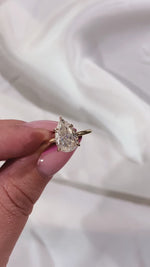 Load and play video in Gallery viewer, Elegant Daily Wear Moissanite Bridal Ring