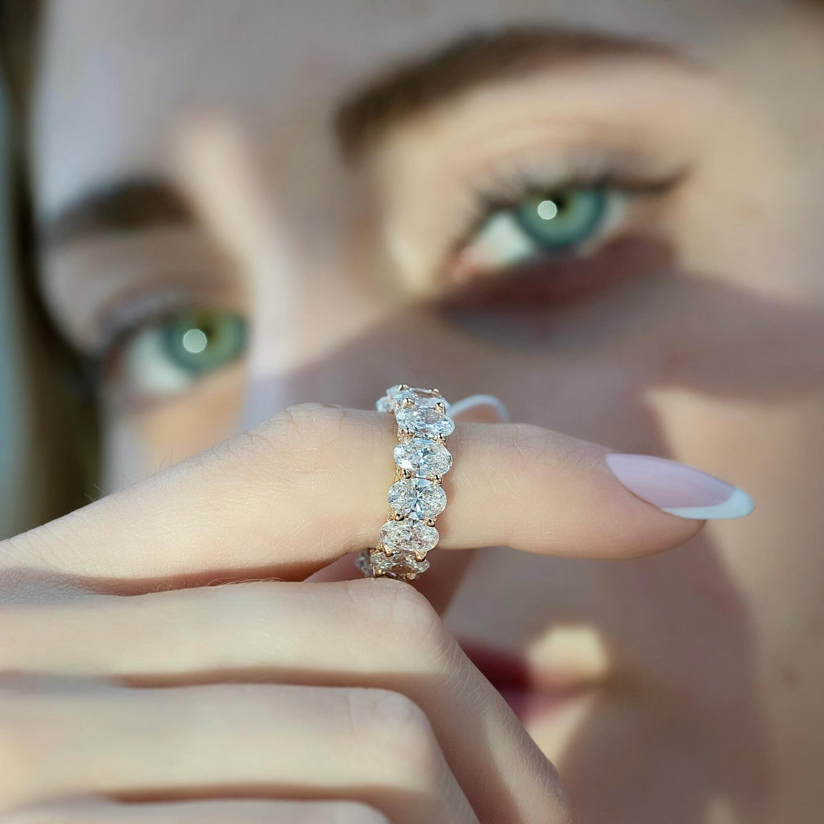 Jewelry for Video Calls: What Looks Good on Camera