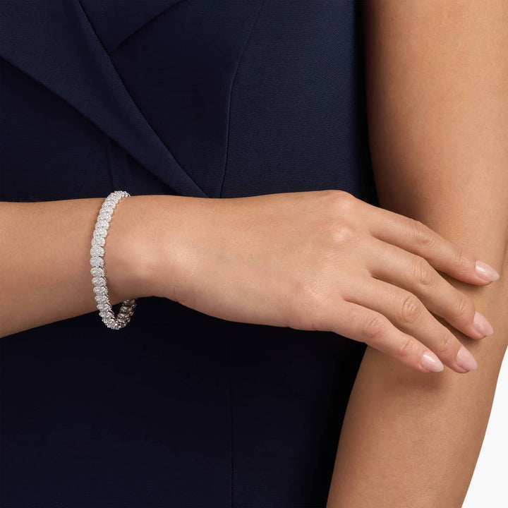 Christmas Jewelry Gifts for Your Mother-in-Law: Thoughtful Without Being Too Personal