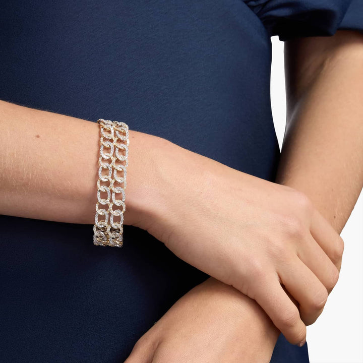 Christmas Jewelry Gifts for Your Daughter-in-Law: A Welcome Without the Pressure