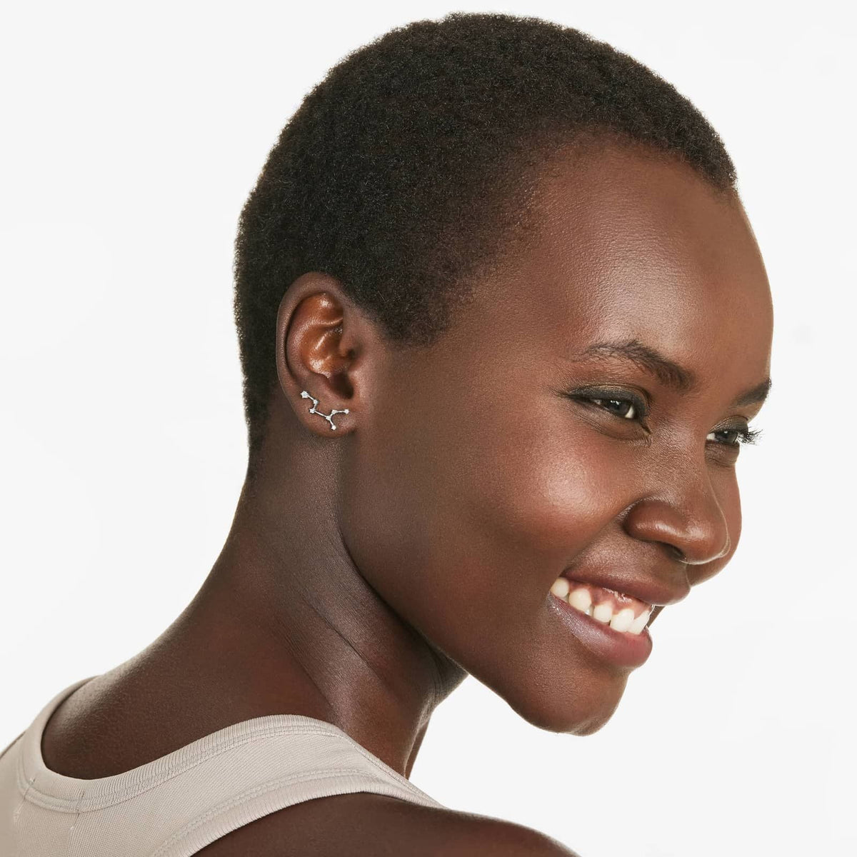 Christmas Jewelry Gifts for Your Daughter: Her First Real Piece, and the Ones That Follow