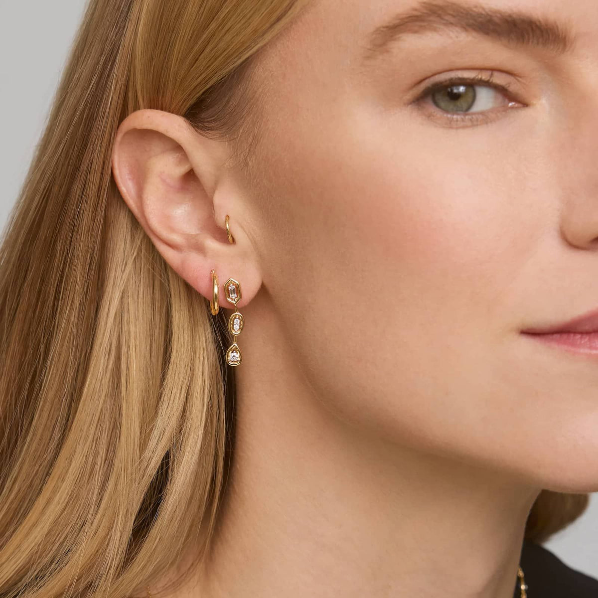 Christmas Jewelry Gifts for Your Sister: The Piece She Wouldn't Buy Herself