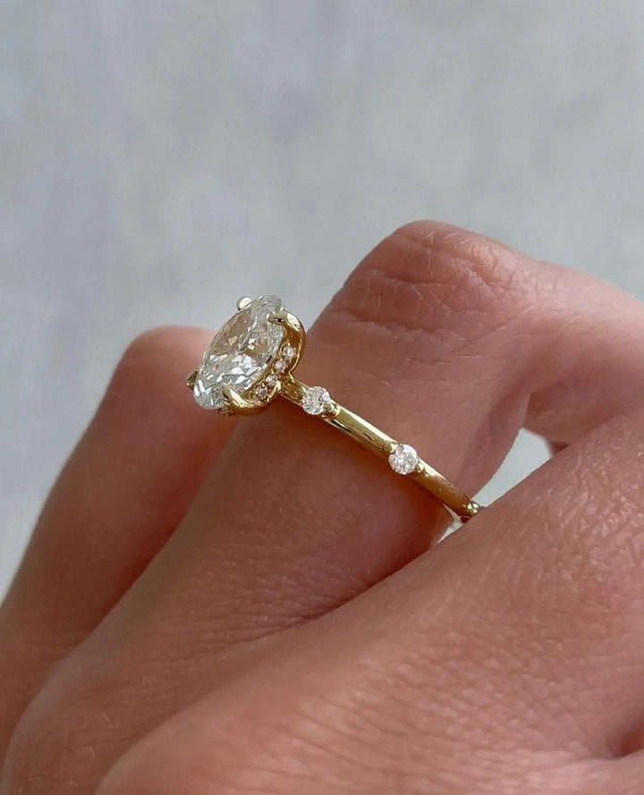 Choosing an Engagement Ring for a Minimalist
