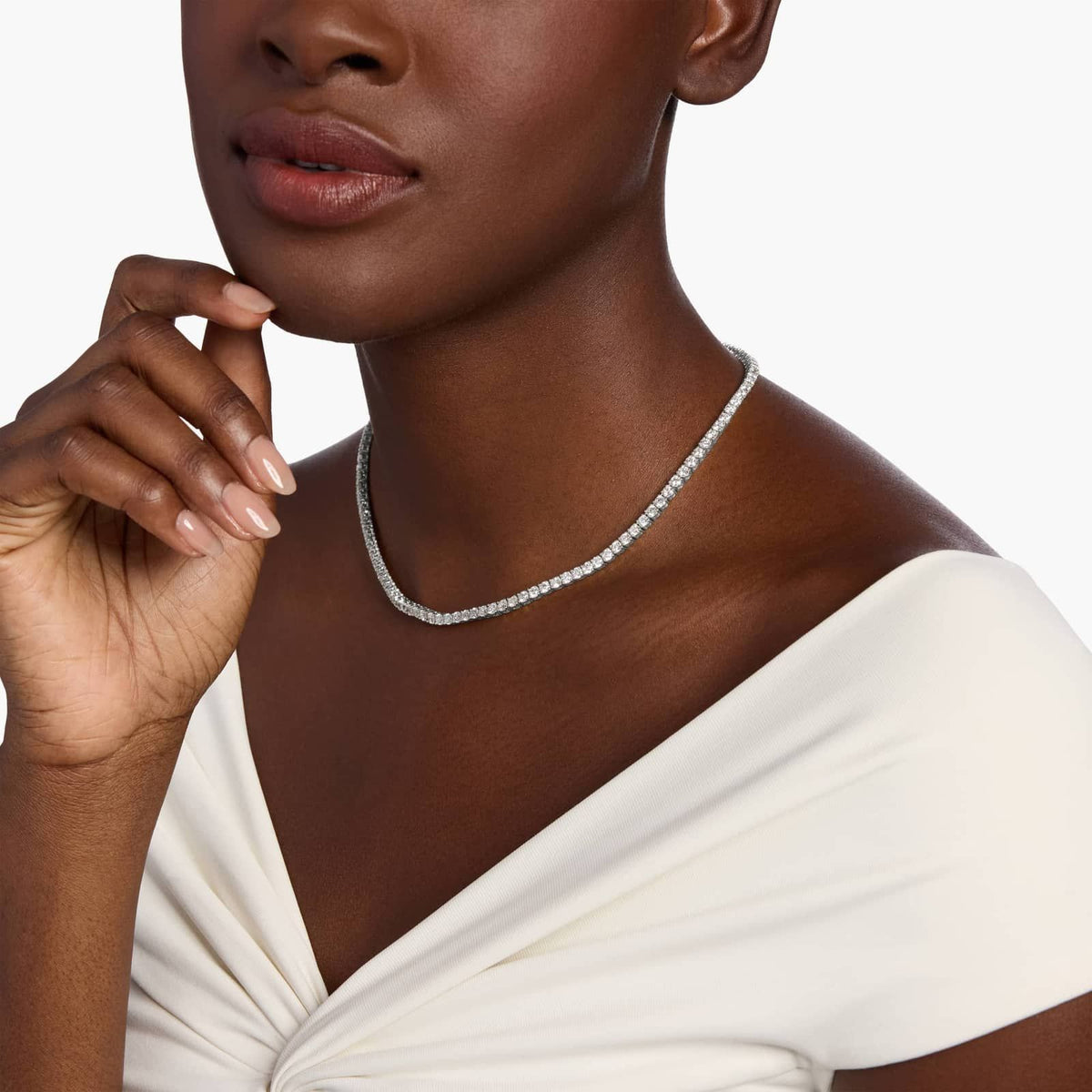 The Tennis Necklace as a Gift: Length, Stones and What to Check