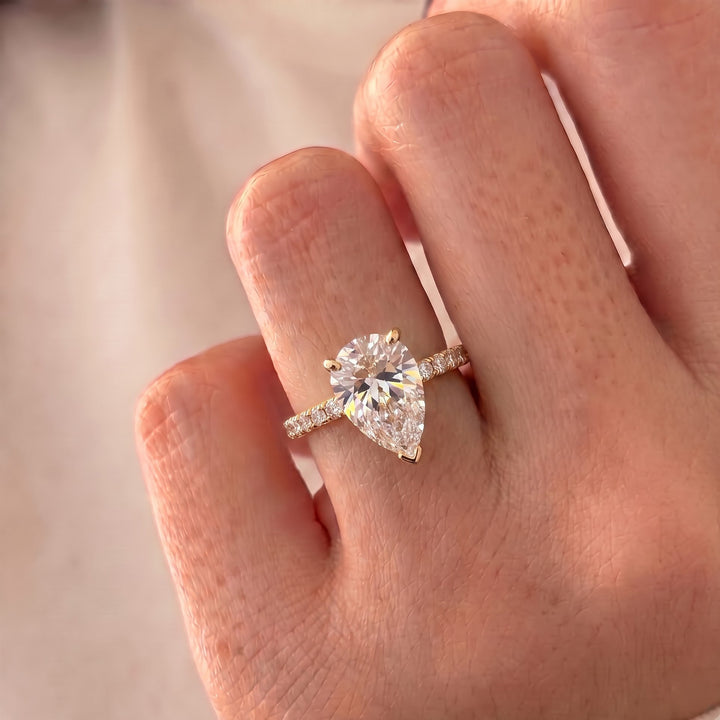 Margot Robbie's Engagement Ring: The Understated Pear on Pavé